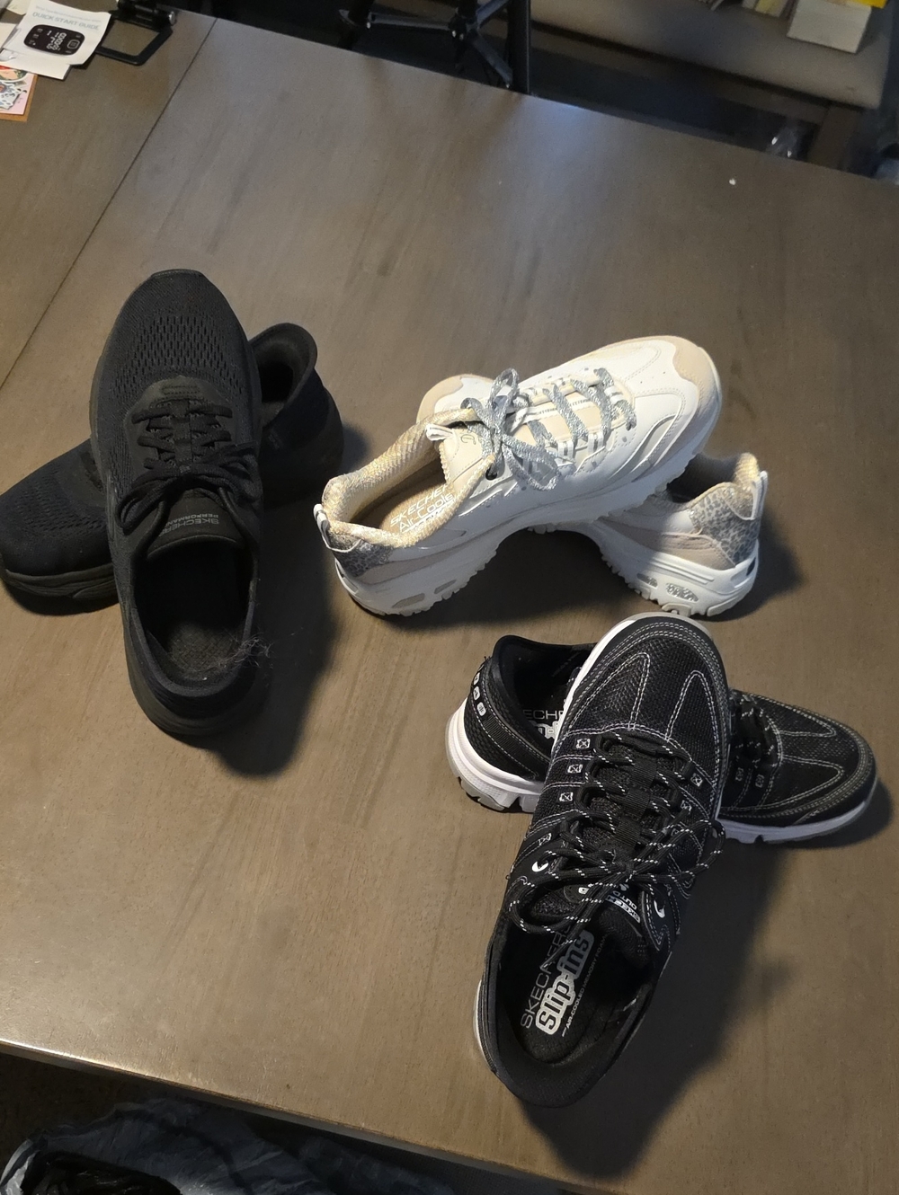 *CHOOSE ONE* Skechers Sneakers